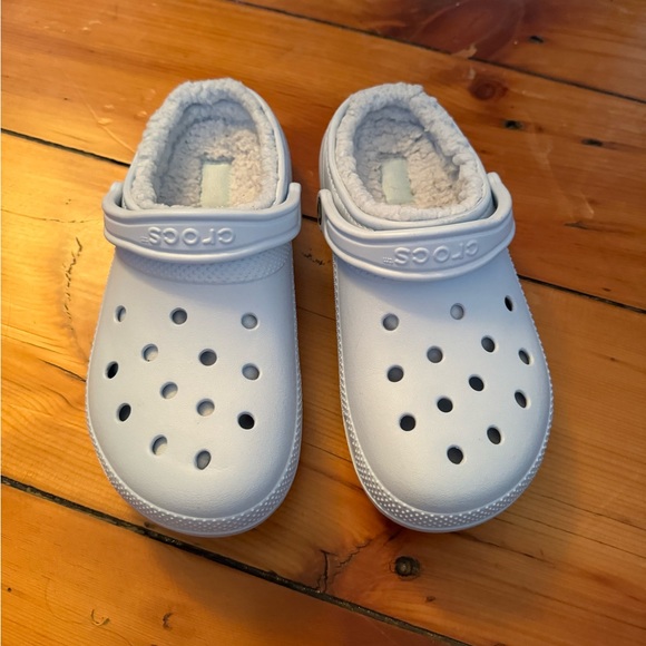 CROCS Classic Fuzz Lined Clog Baby Blue - Picture 2 of 3